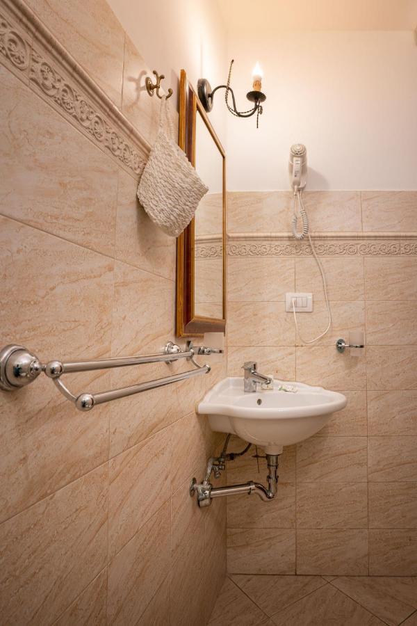 Ares Rooms Ortigia Сиракузы Экстерьер фото